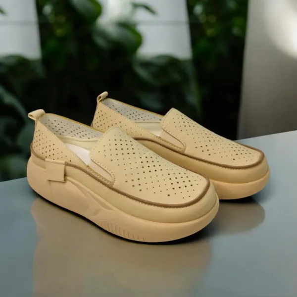 FLORAL FOOTPRINTS WOMEN’S CASUAL SHOE